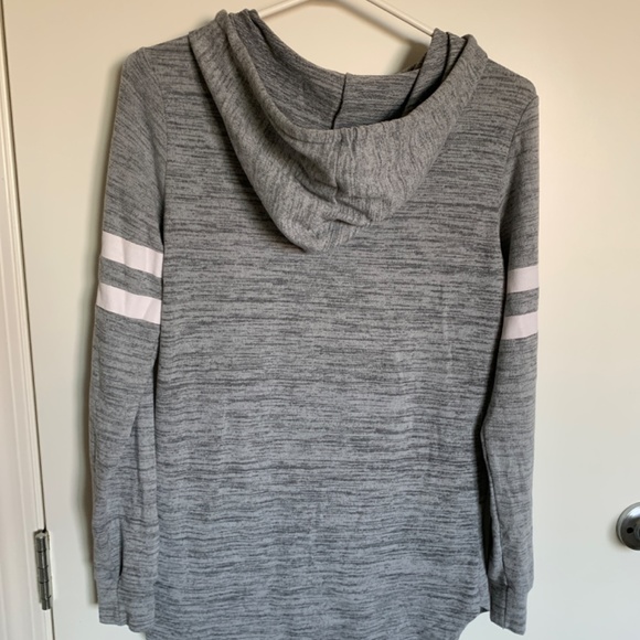 Sporty Lounge Sweatshirt - Picture 2 of 3